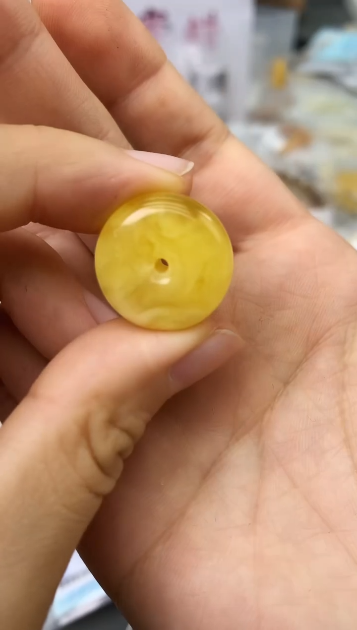 未镶嵌琥珀珠宝奇石120