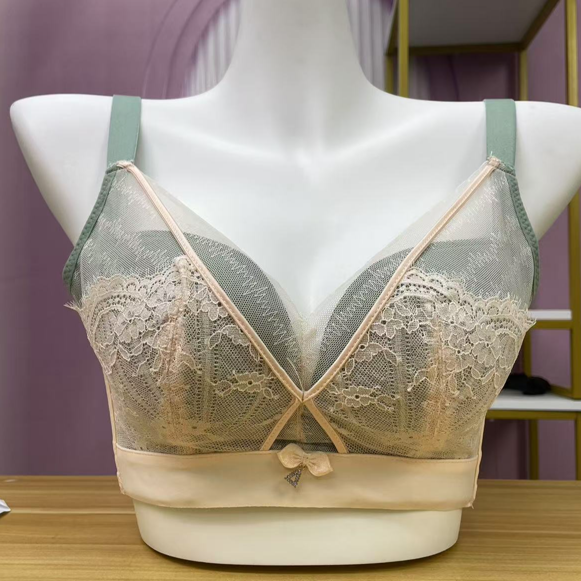 【妖姬】AB杯中厚1.5小胸聚拢内衣承上托防下垂收副乳蕾丝性感文胸