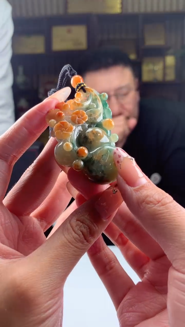 【闪购商品】定制翡翠未镶嵌挂件发货（拍一发一）