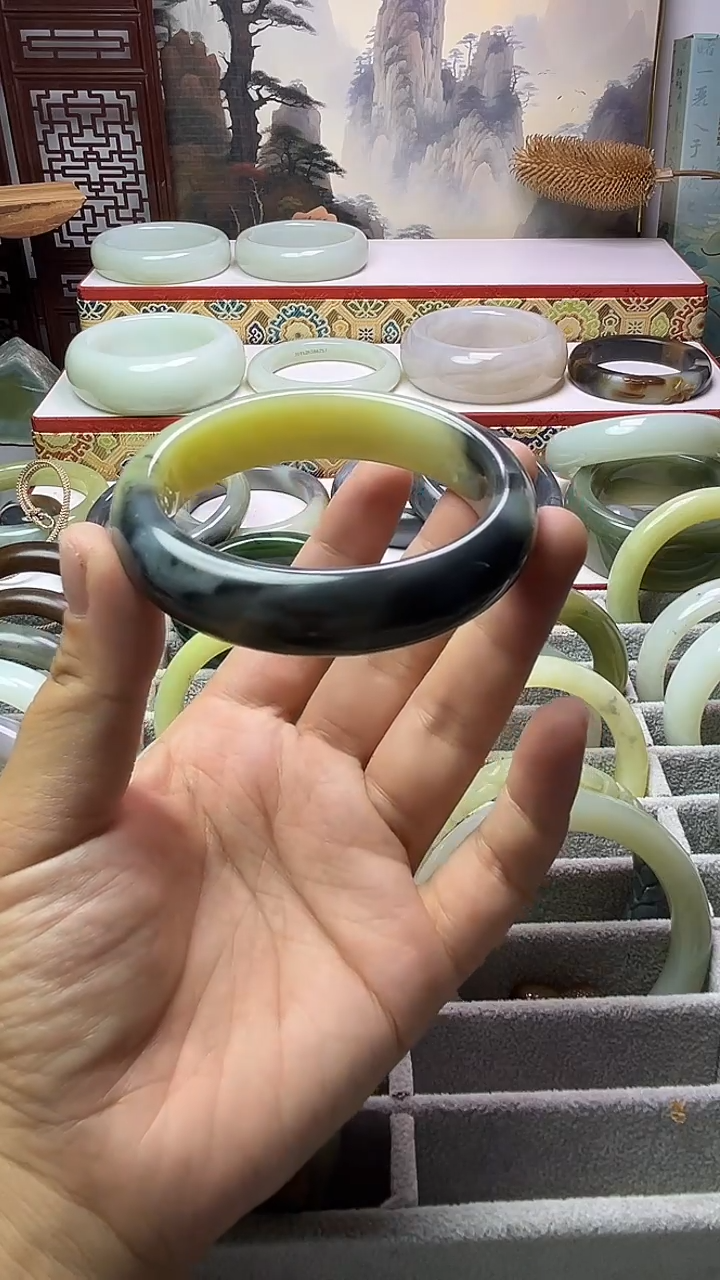 和田玉手镯未镶嵌新疆青花半山水收藏级58.8