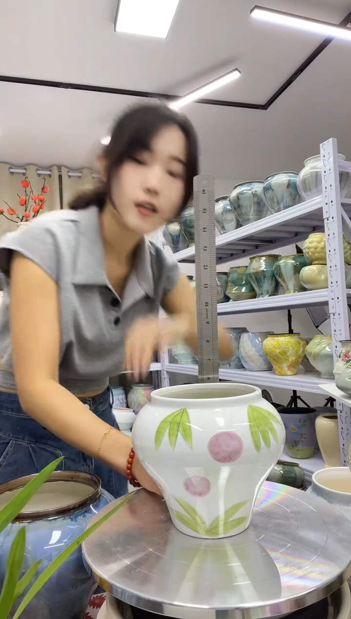      【   8.31   陶瓷花盆  】       