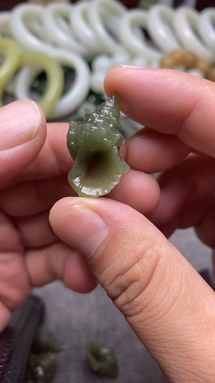 颈饰未镶嵌和田玉海螺