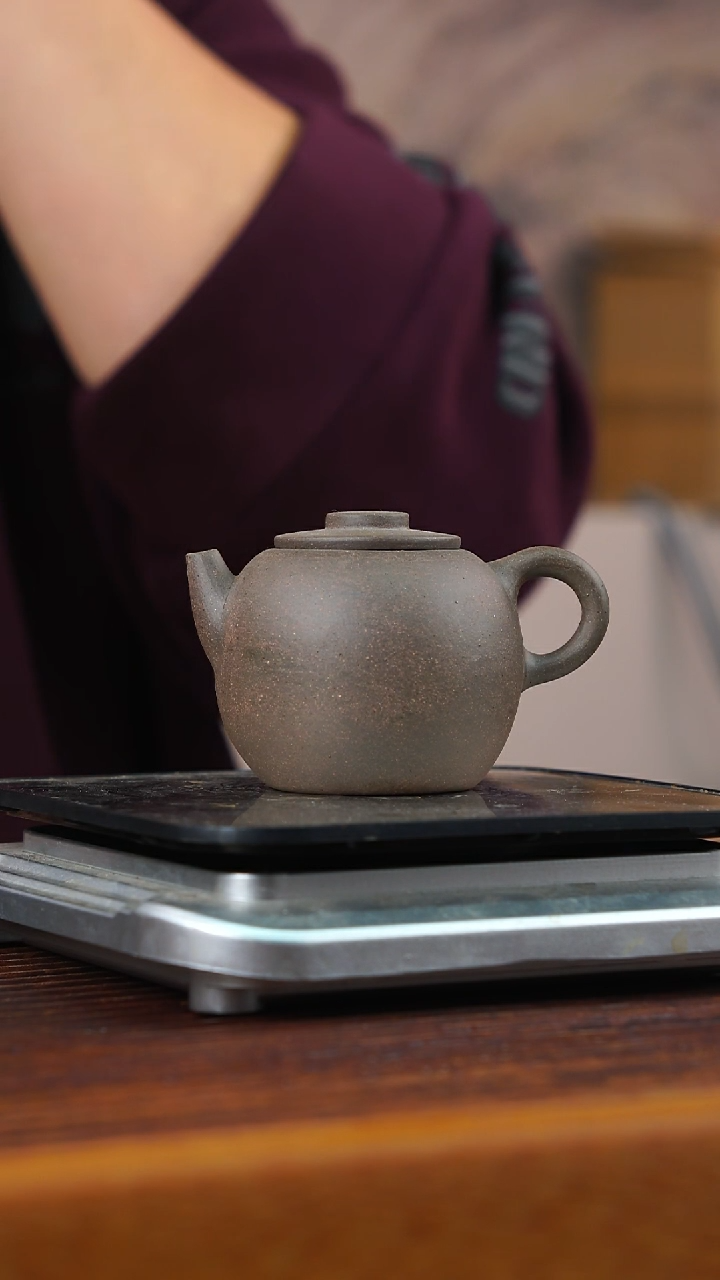 茶壶紫砂大滴纽巨轮珠110cc