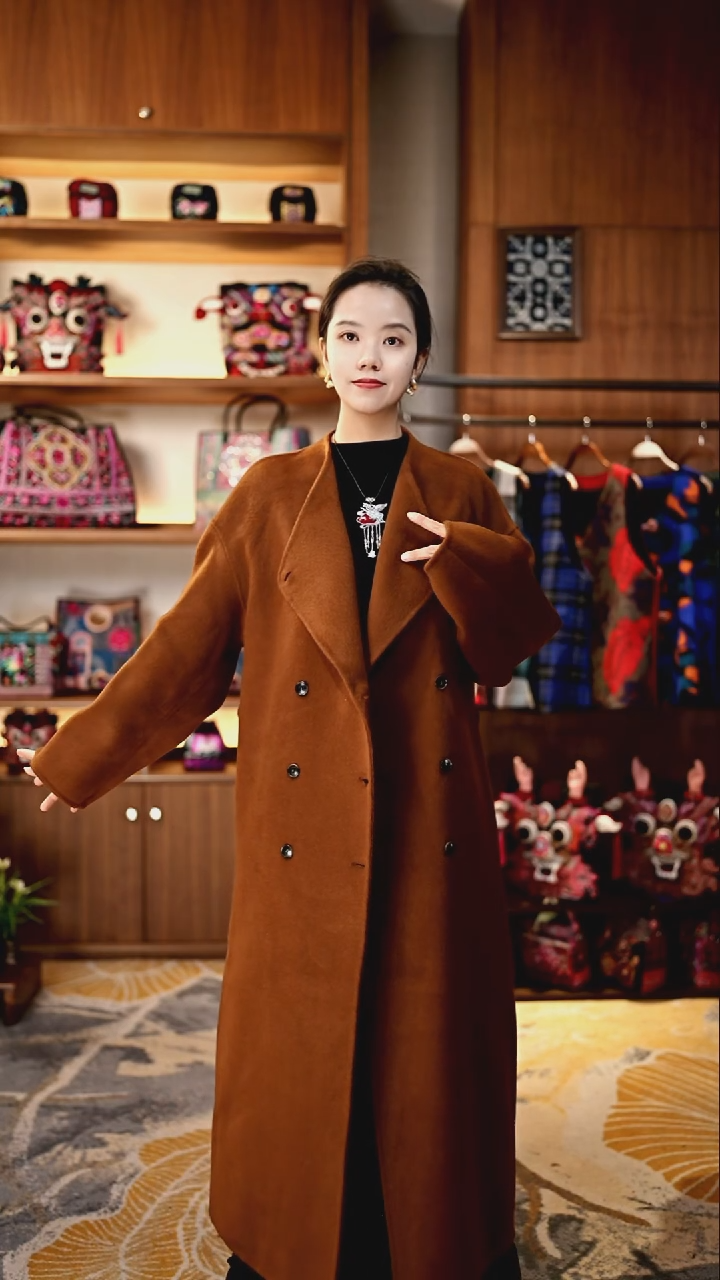 刺绣私人定制苗族手工衣服Z9834