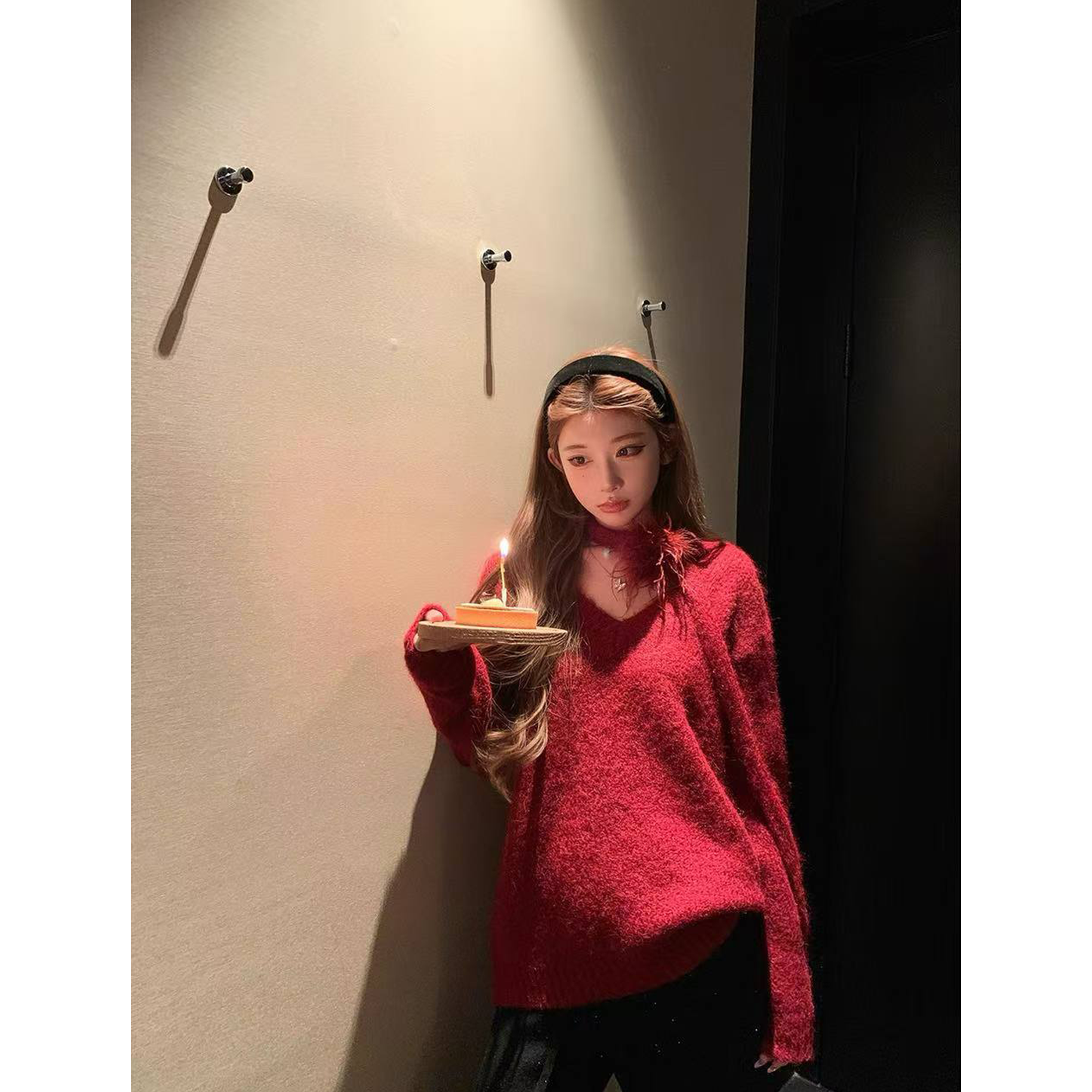 芝麻雪糍~红色V领挂脖针织毛衣C 9912#