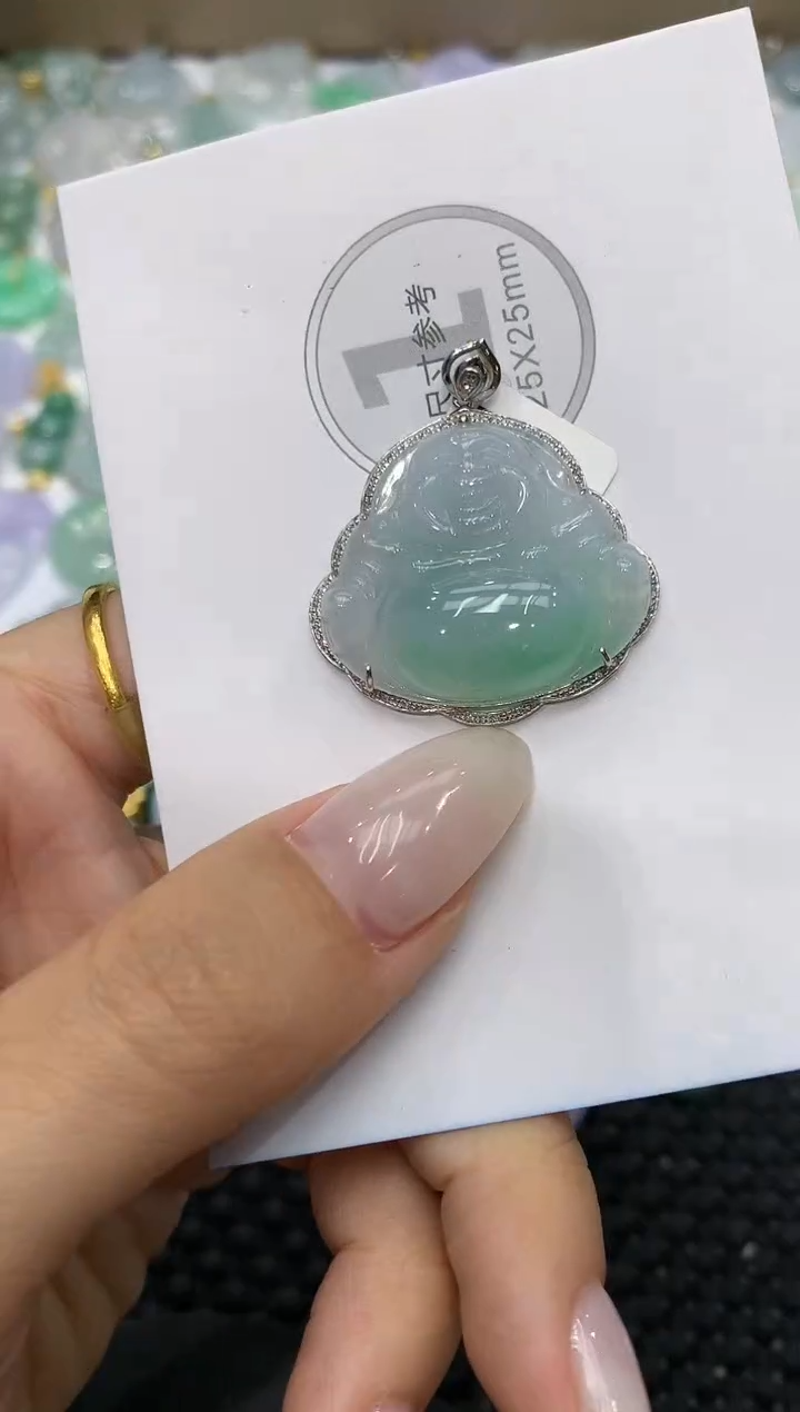 颈饰18K金镶嵌翡翠111111111111