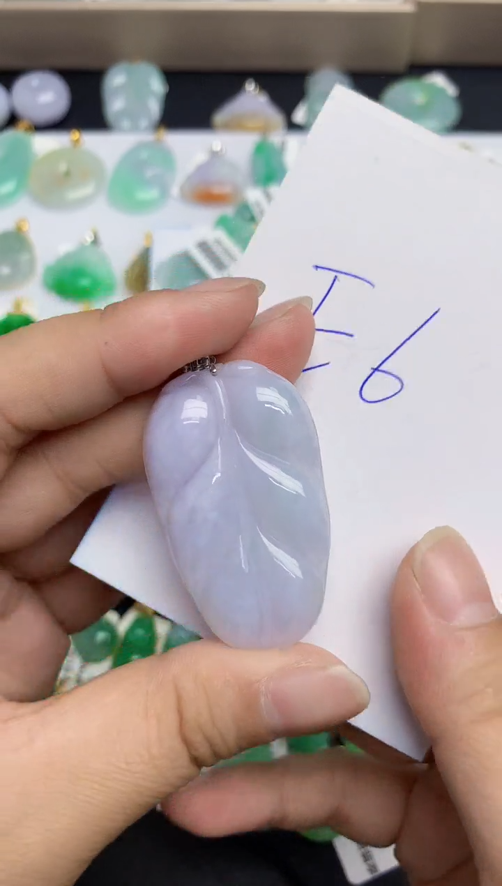 翡翠18K金镶嵌颈饰11111111