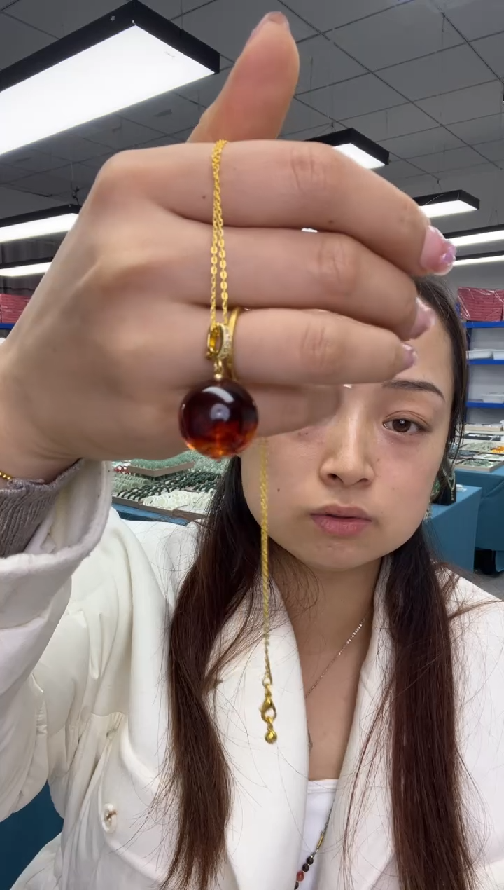 血珀颈饰未镶嵌大圆珠吊坠