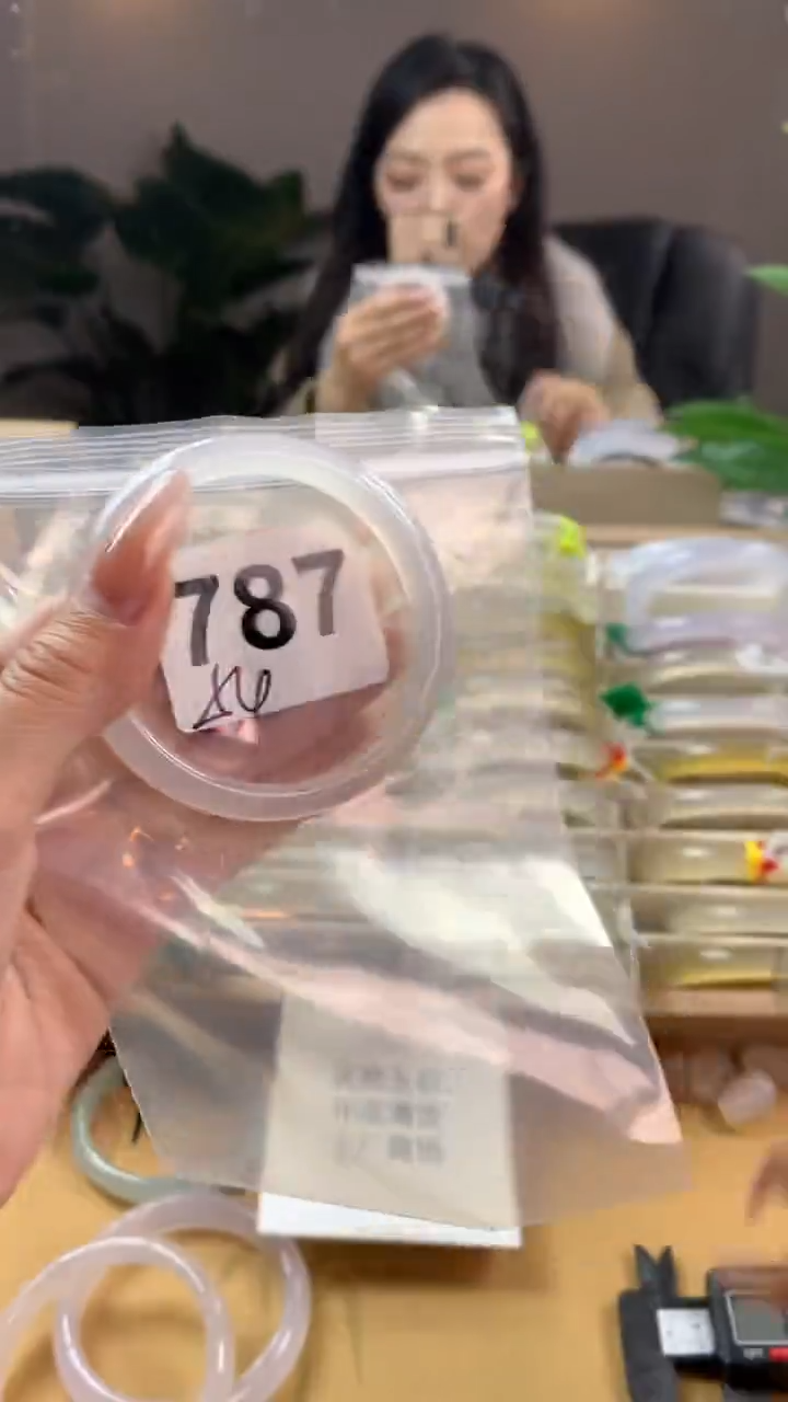 【闪购商品】玛瑙/玉髓手镯未镶嵌787