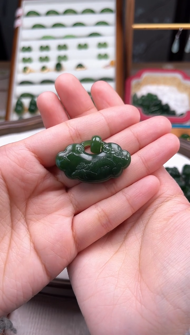 【闪购商品】和田玉（碧玉）把件未镶嵌如意大锁