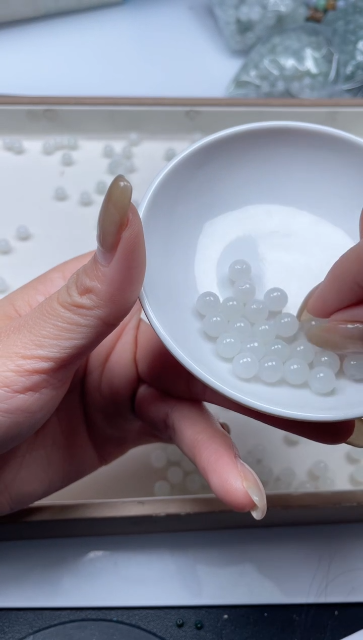 散珠翡翠P****姐预存12