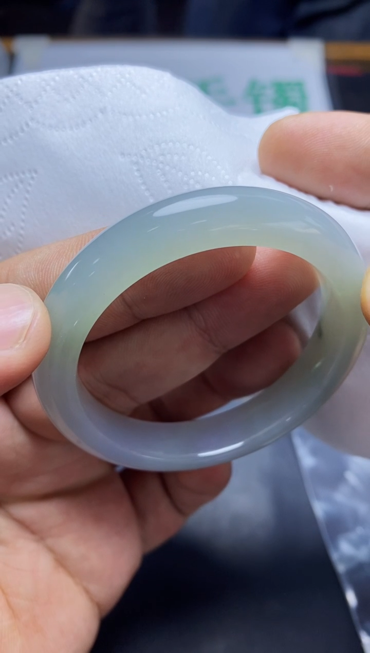 未镶嵌手镯翡翠手镯