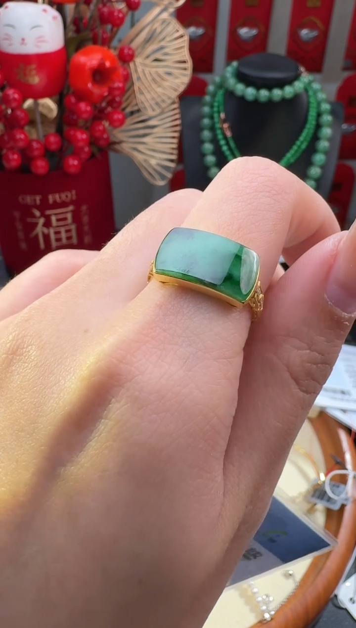 【闪购商品】翡翠颈饰18K金镶嵌戒指