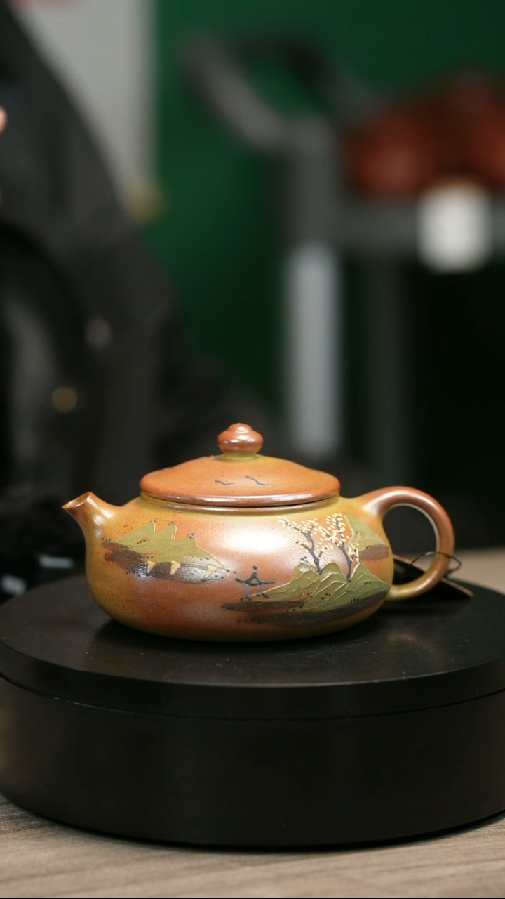 茶壶紫砂侍*H2037李小琴堆绘江南寒江