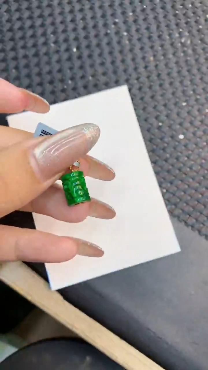 颈饰18K金镶嵌翡翠1