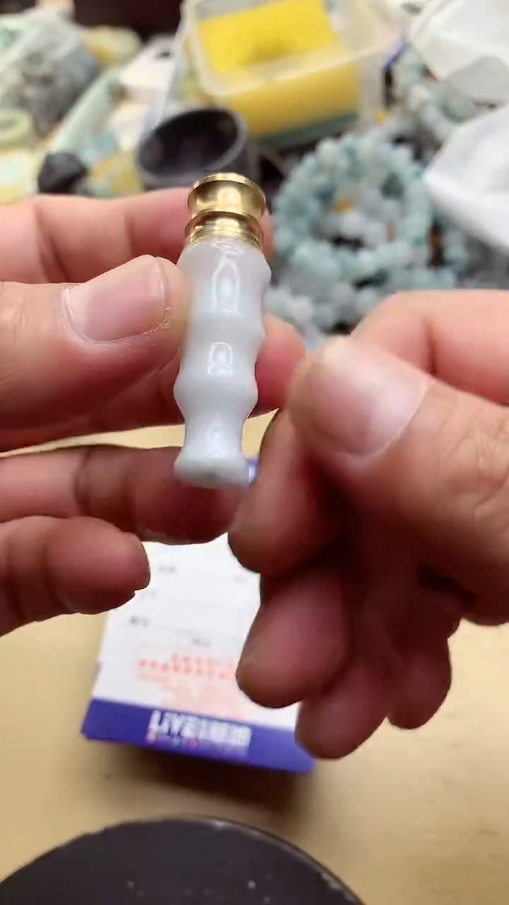 翡翠未镶嵌颈饰挂件
