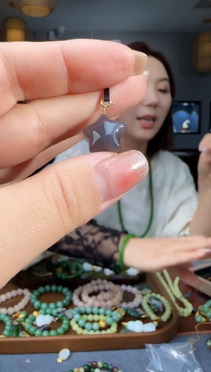 和田玉18K金镶嵌吊坠(不含链)1