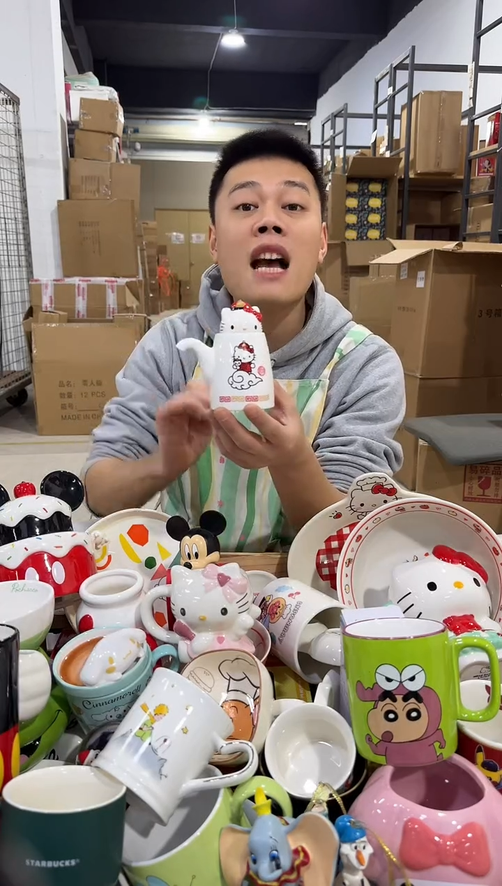 瓷片kt猫酱油壶  