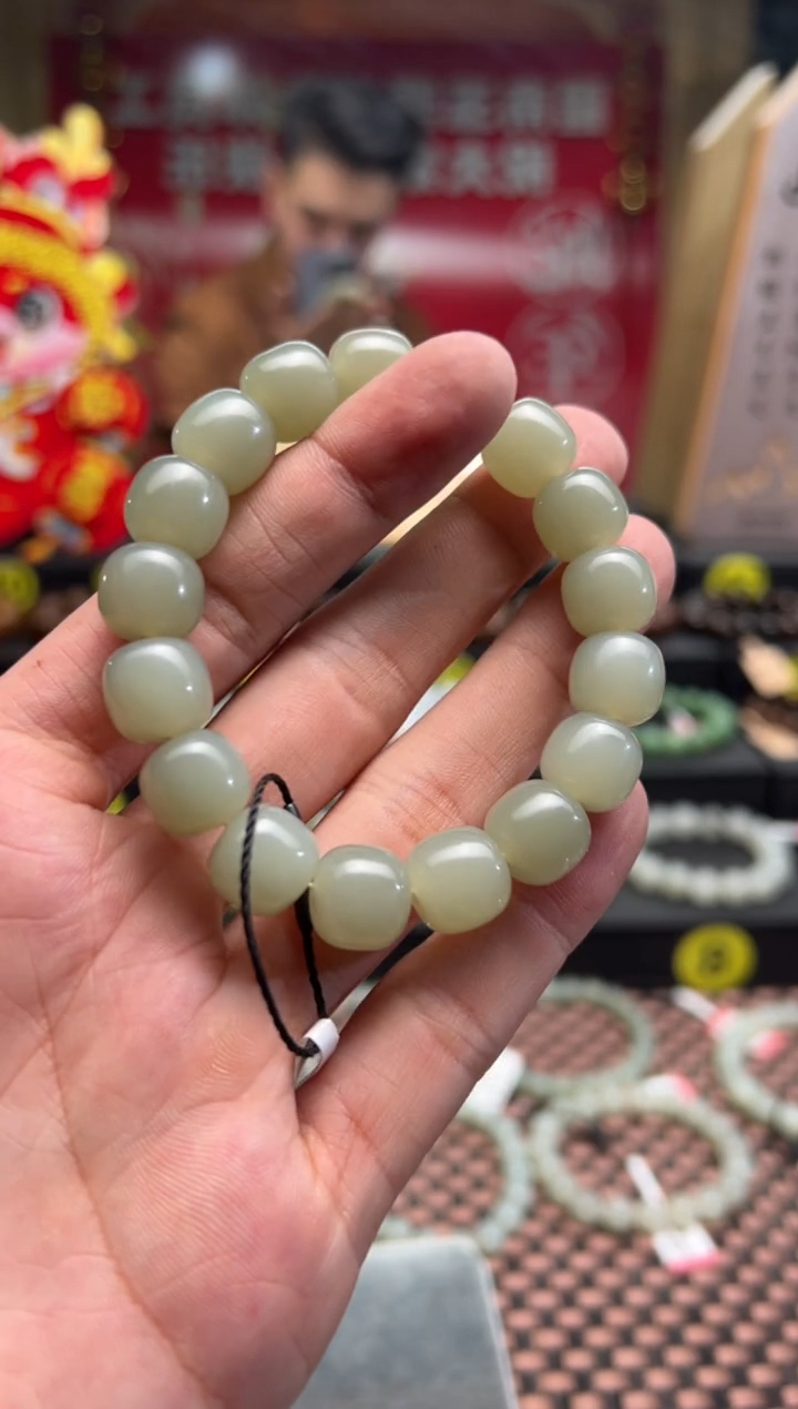 【闪购商品】和田玉手串未镶嵌且末料青白玉老型珠11*12手串