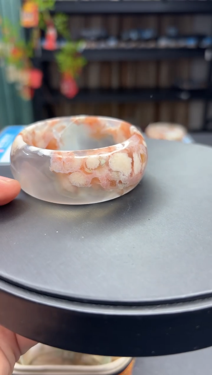 【闪购商品】石英质玉手镯未镶嵌89（56圈）