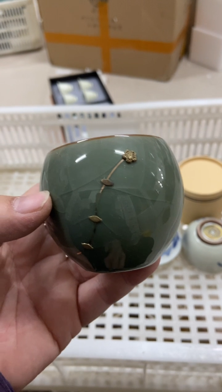 无运费险有瑕疵的摄影的产品有使用过的痕迹有点脏介意勿拍