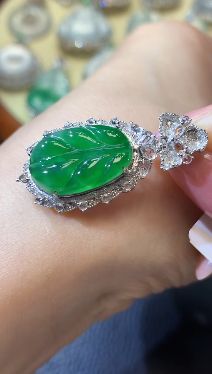 【闪购商品】翡翠吊坠(不含链)18K金镶嵌D34