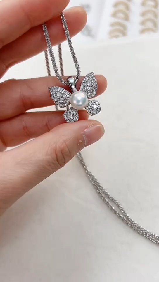 【闪购商品】淡水珍珠颈饰合金蝴蝶银色