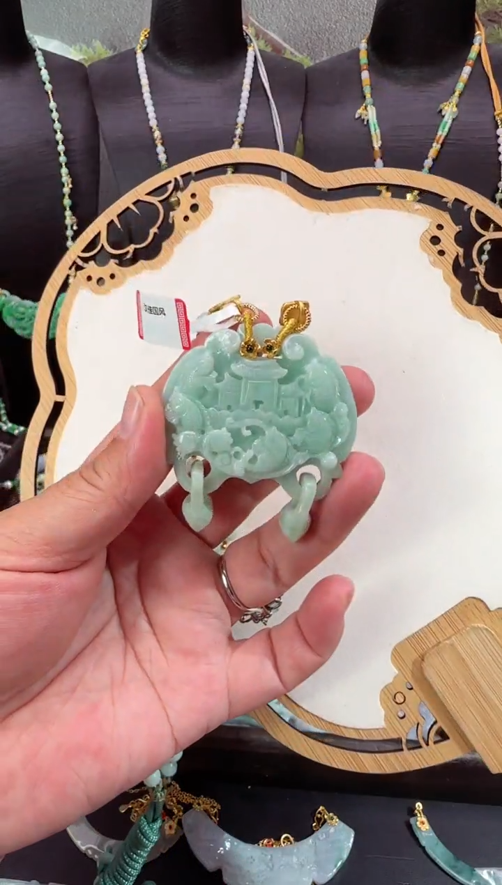 【闪购商品】翡翠颈饰未镶嵌拍照