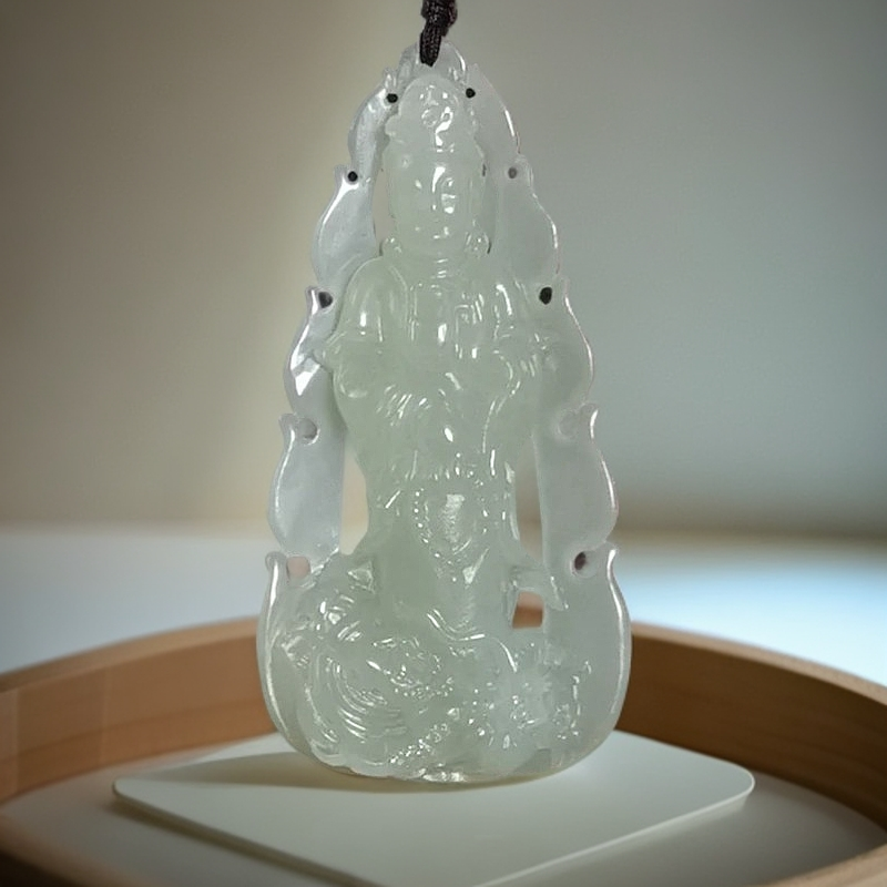 和田玉山料雕刻镂空观音吊坠