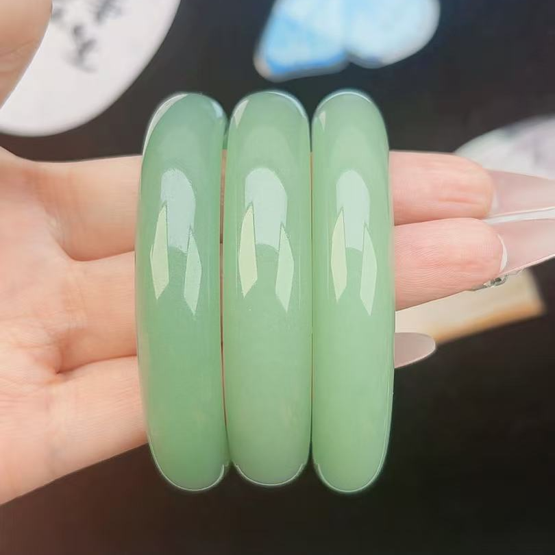 天然晴水色东陵玉镯多样发货拍一发一