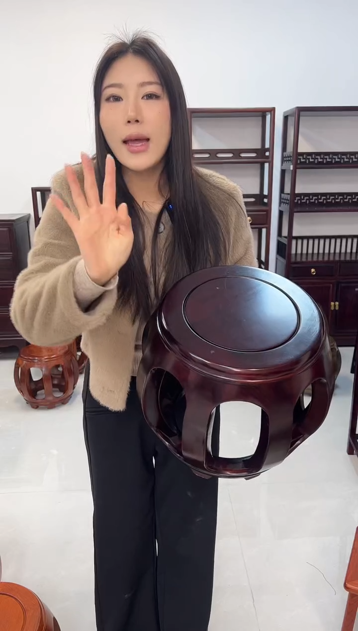 花梨木类家具一对亚花梨小号酸枝色鼓凳