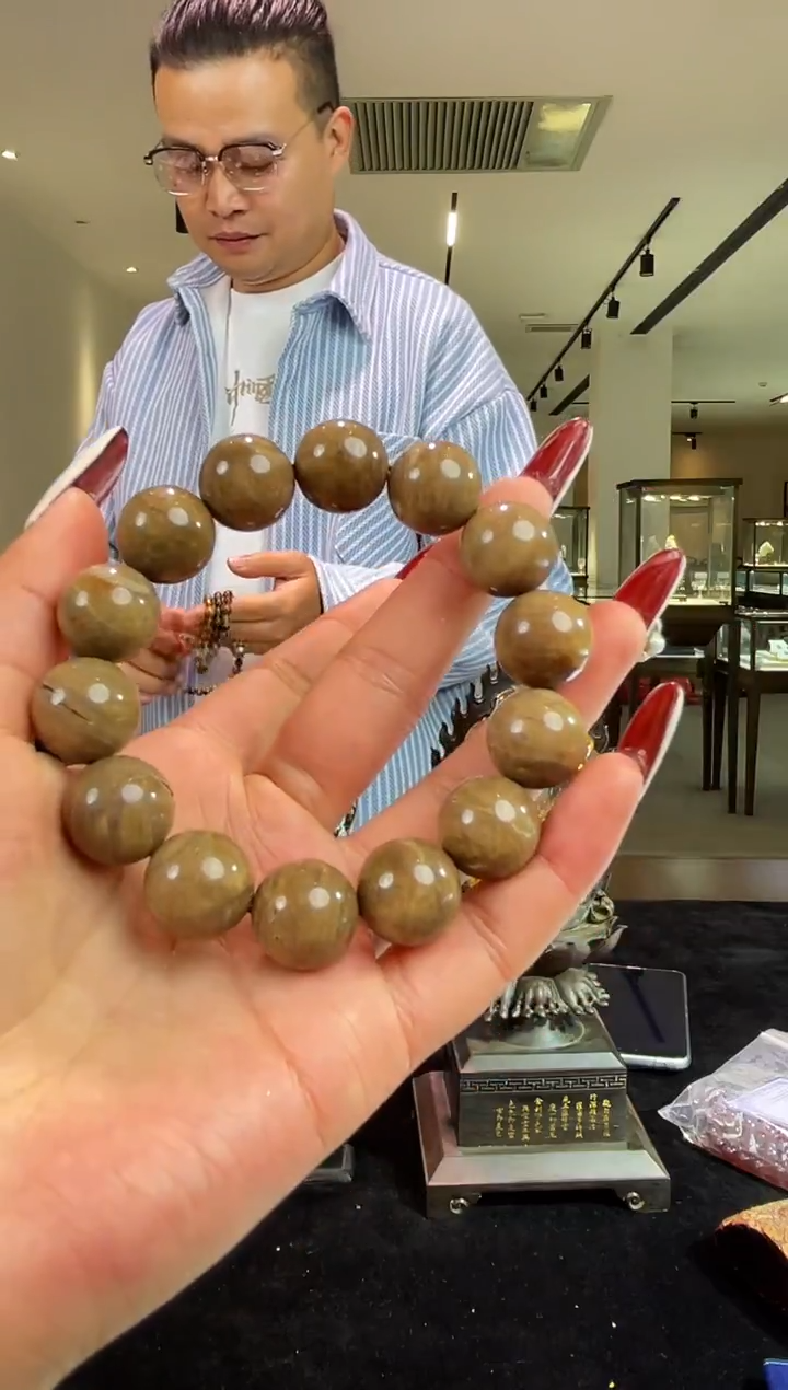 琥珀颈饰未镶嵌缅甸琥珀根蜜手串