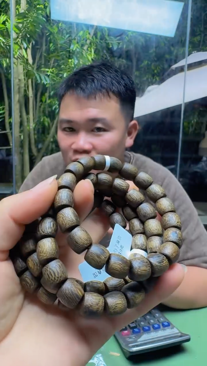 沉香碎屑沉香➕张勺子直纹鼓珠1.0*9多样性发1