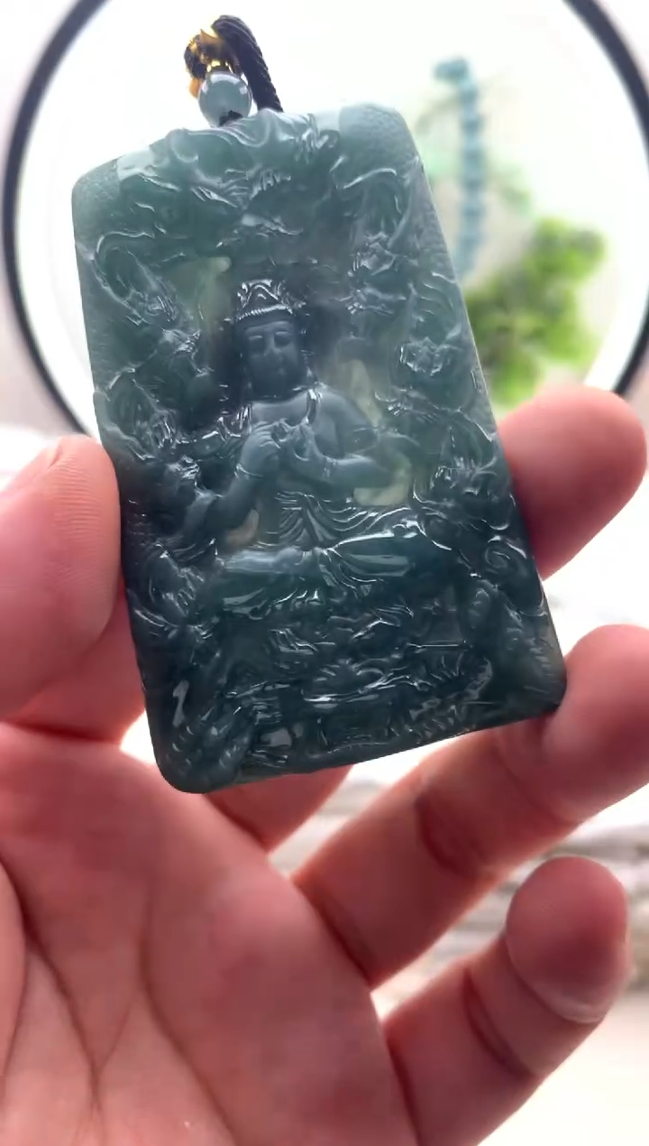 翡翠未镶嵌颈饰大势至