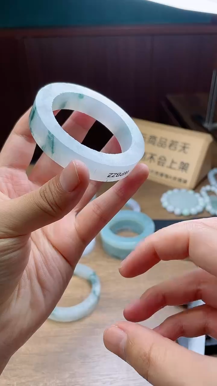 定制翡翠手镯未镶嵌琴**画定制