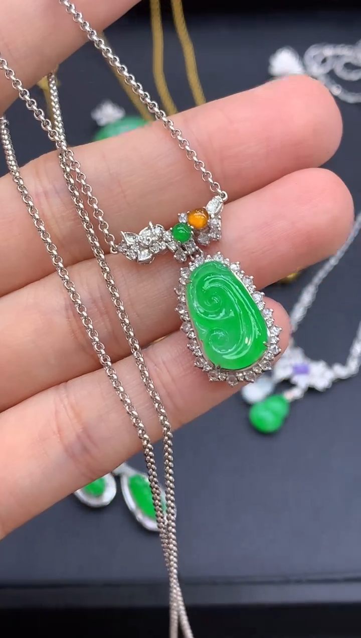 颈饰18K金镶嵌翡翠693-中国好珍宝