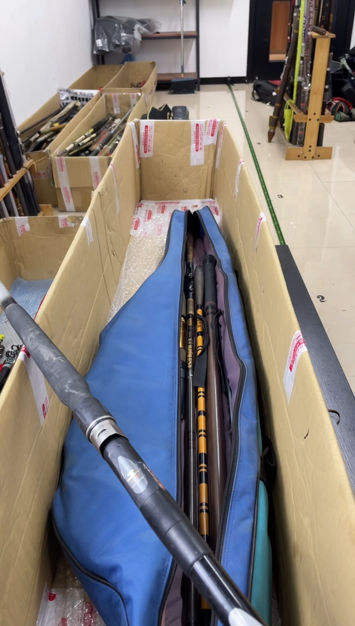 一***s孤品微瑕，以直播间介绍为准，加10元发顺丰。