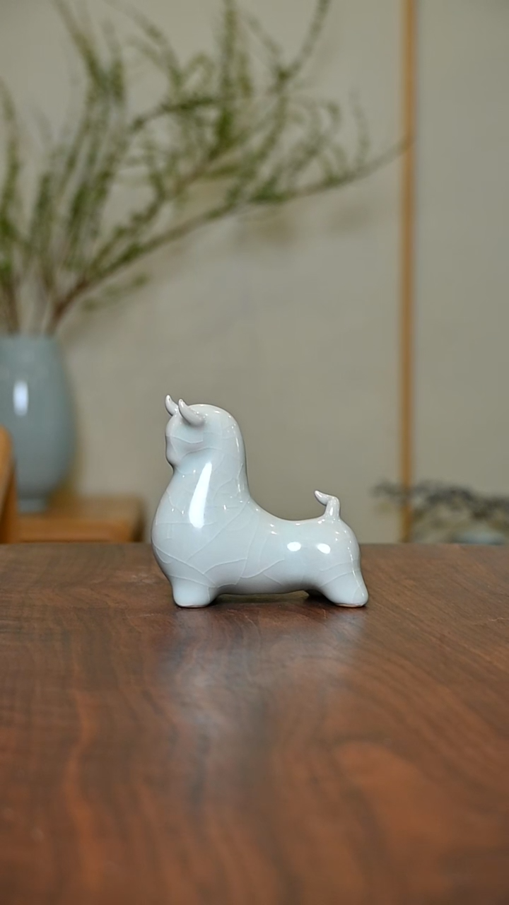 小福牛 粉青釉 微瑕 无款