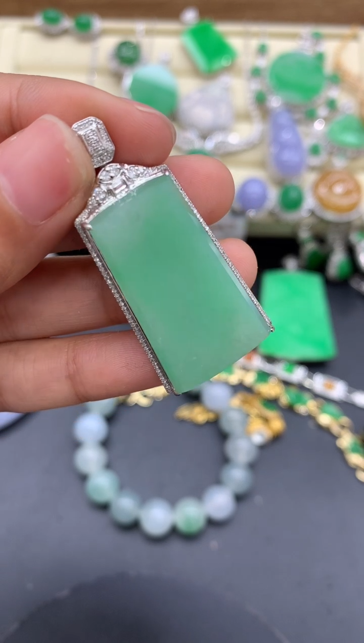 【闪购商品】翡翠颈饰18K金镶嵌389-中国好珍宝