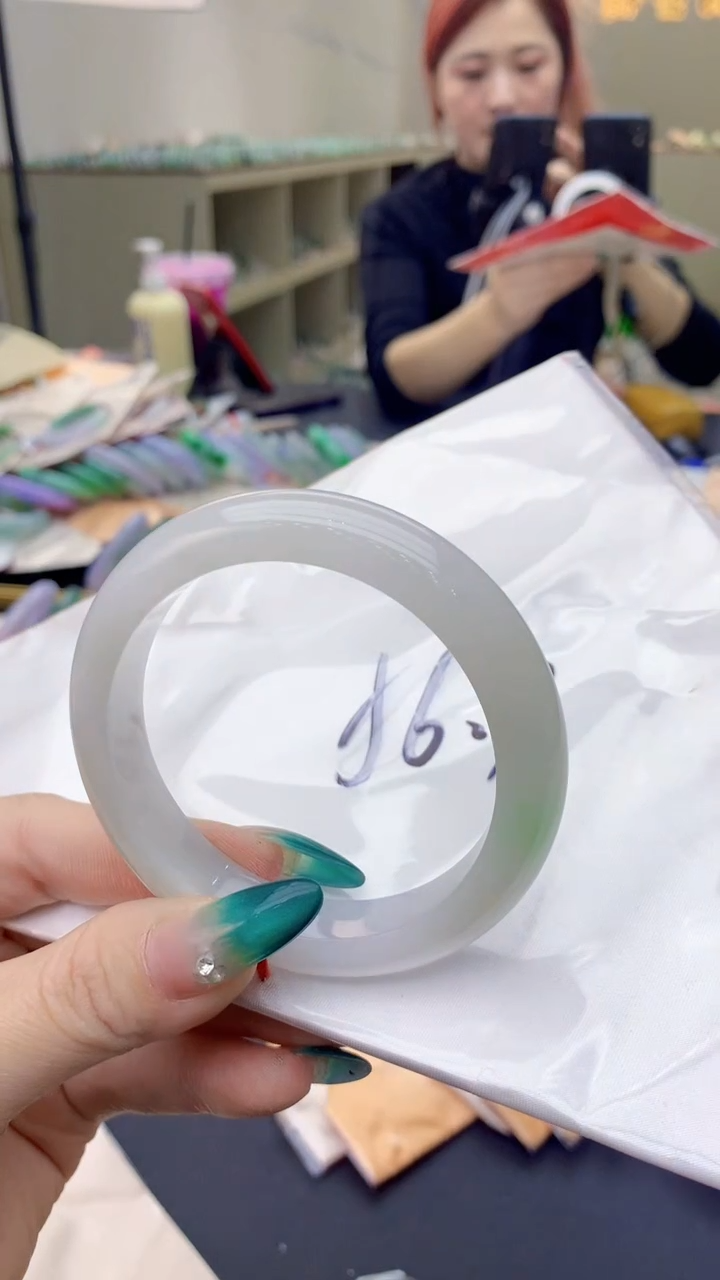 【闪购商品】翡翠手镯未镶嵌1001473600