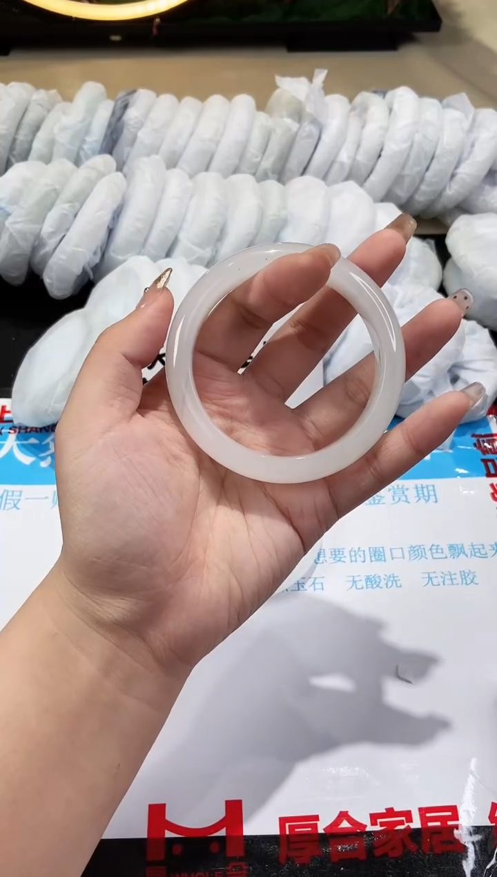 【闪购商品】石英质玉手镯未镶嵌173-60.3