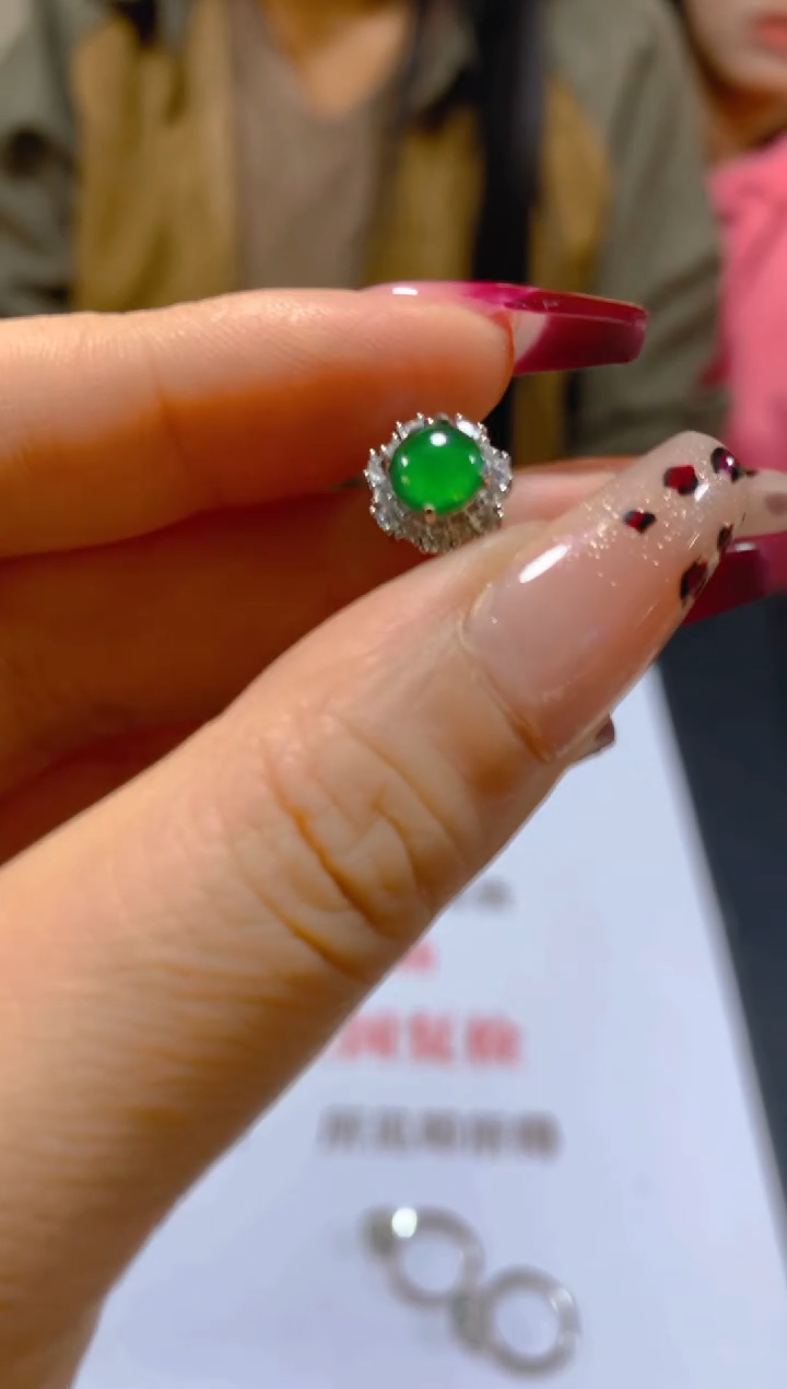 未镶嵌戒指翡翠多样性发一