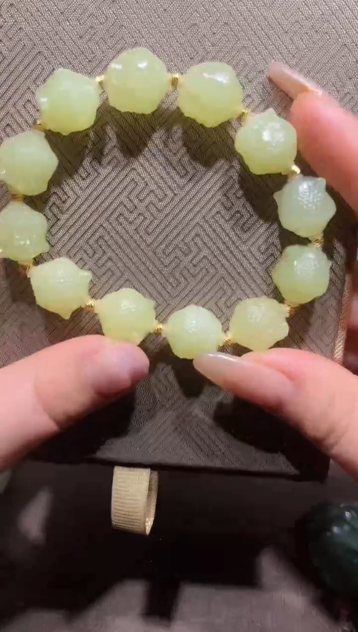 未镶嵌手串和田玉和田玉佛头