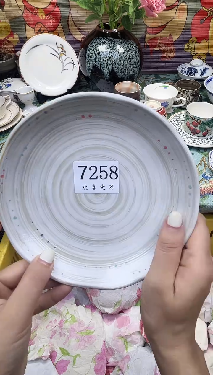 瓷片红****?           7258