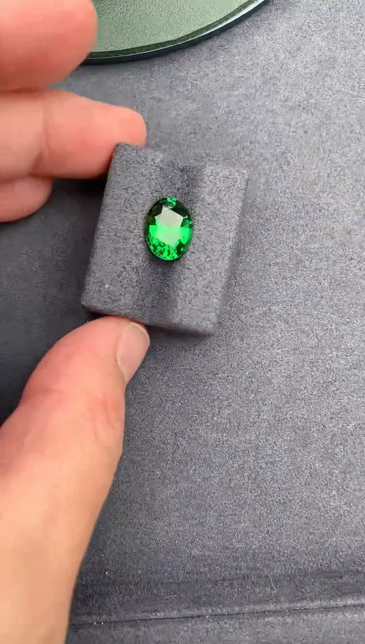 【闪购商品】石榴石（沙弗莱）裸石未镶嵌3ct沙弗莱