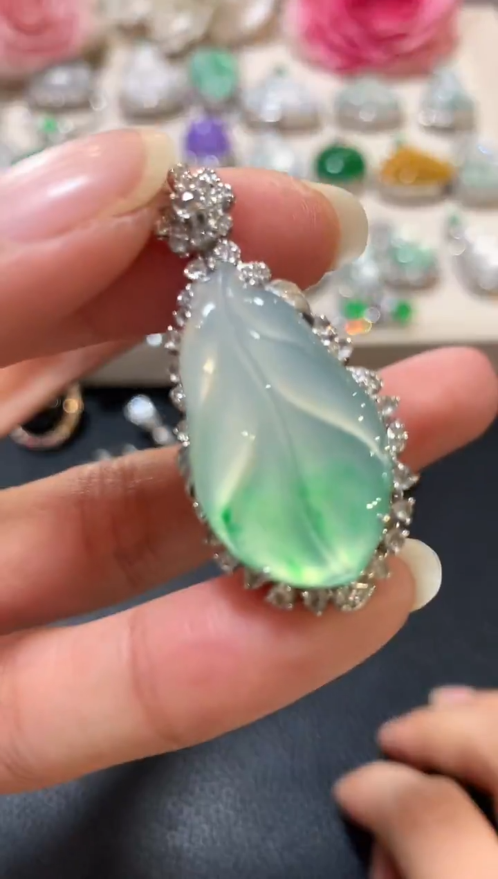 吊坠(不含链)18K金镶嵌翡翠n37  