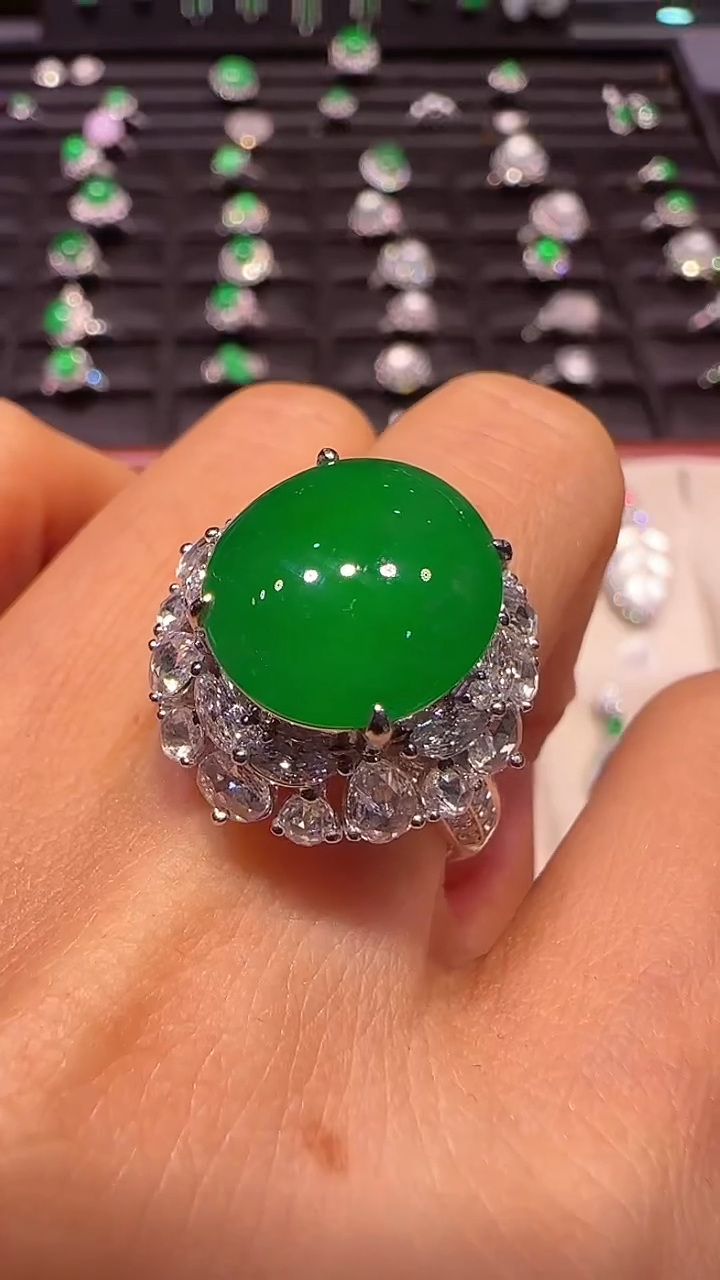【闪购商品】翡翠戒指18K金镶嵌总16万 分6万