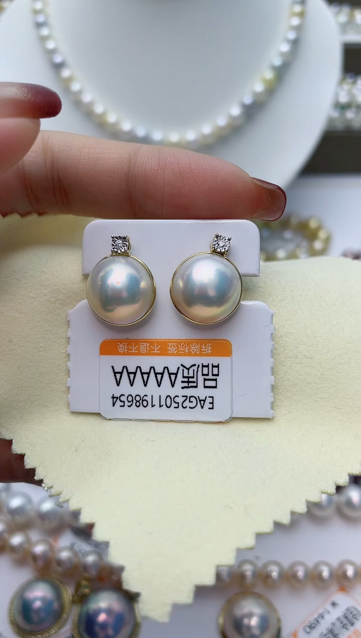 【闪购商品】拼合珍珠（马贝珠）耳饰18K金镶嵌W109