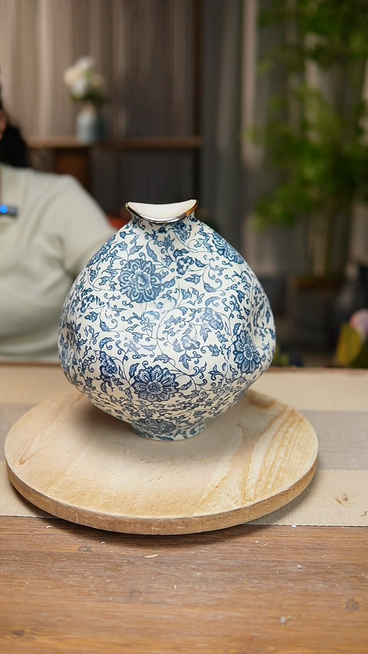 【闪购商品】陶瓷花器青花瓷缠枝莲大肚