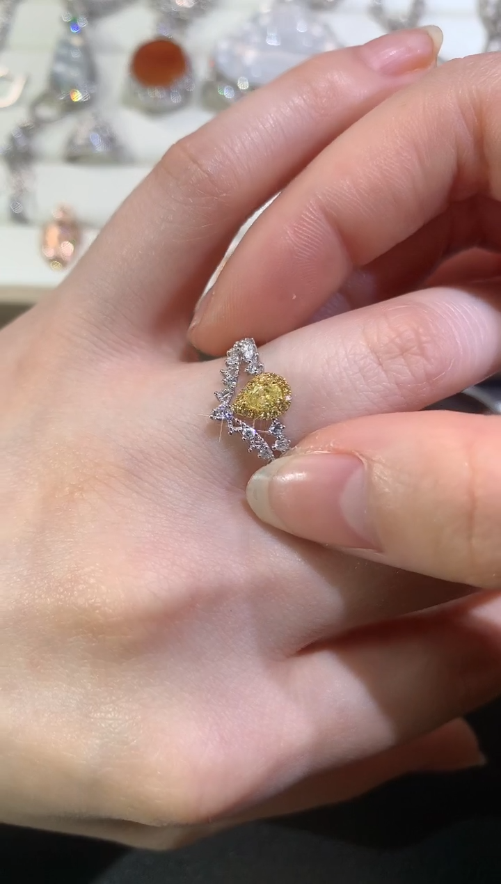 【闪购商品】钻石戒指18K金镶嵌Z187|4980